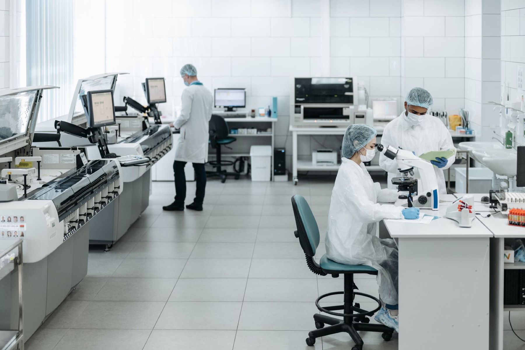 Quality control laboratory with analytical instrumentation